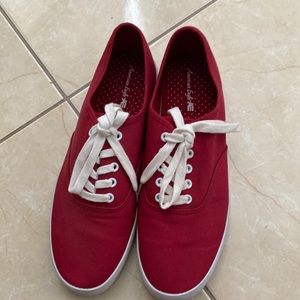 American Eagle red shoes excellent condition.